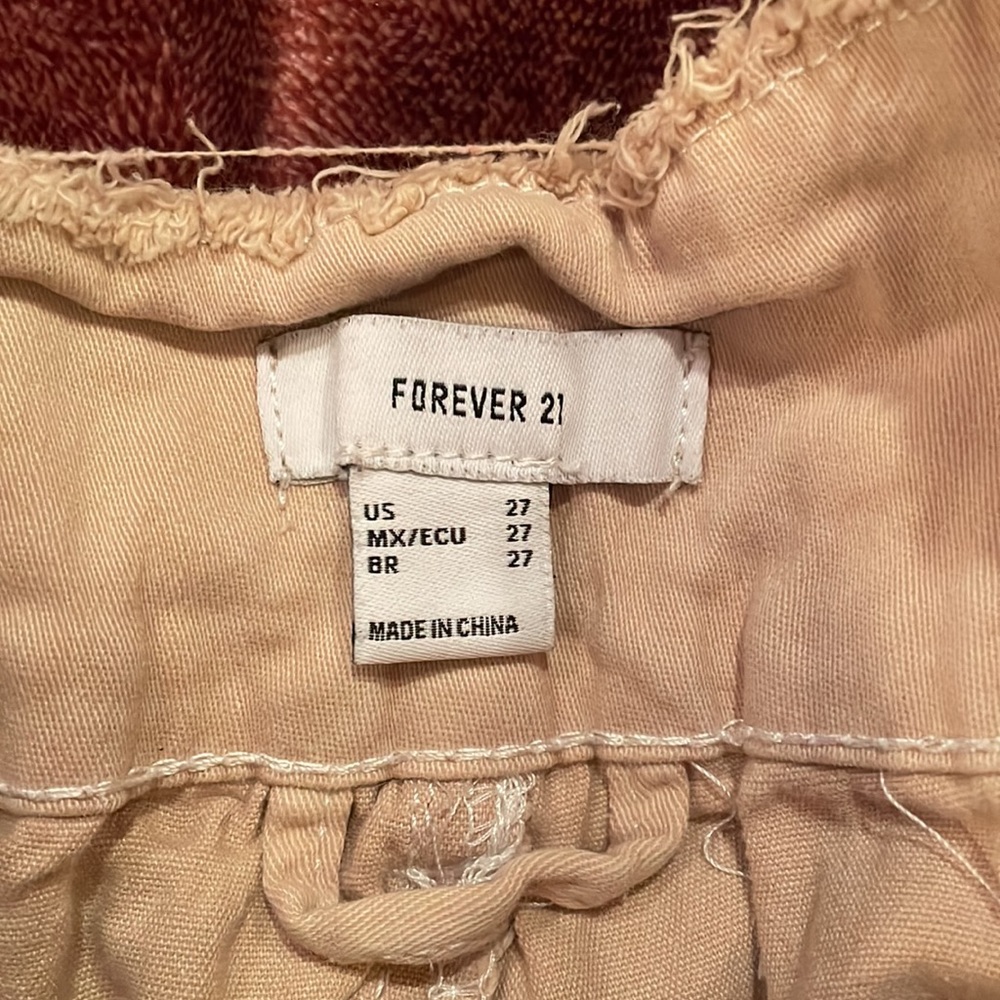 Tan pants - Picture 3 of 4